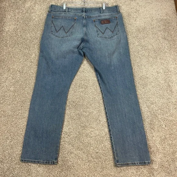 Wrangler Retro‎ Slim Straight Leg Jeans Mens 38x32 Denim Blue Distressed HOLE